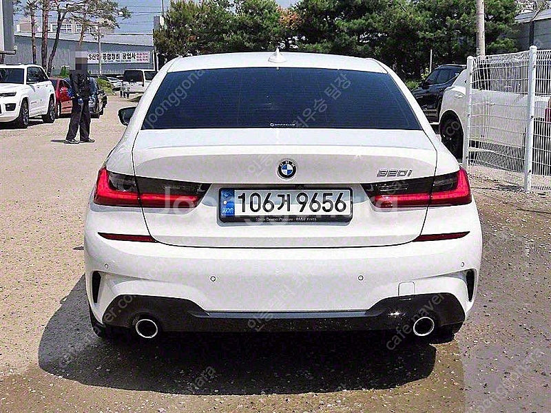 BMW 3시리즈 중고 BMW 중고 BMW 3시리즈 중고차 할부가능 2022년식 25,913km 320i M 스포츠 ...--5